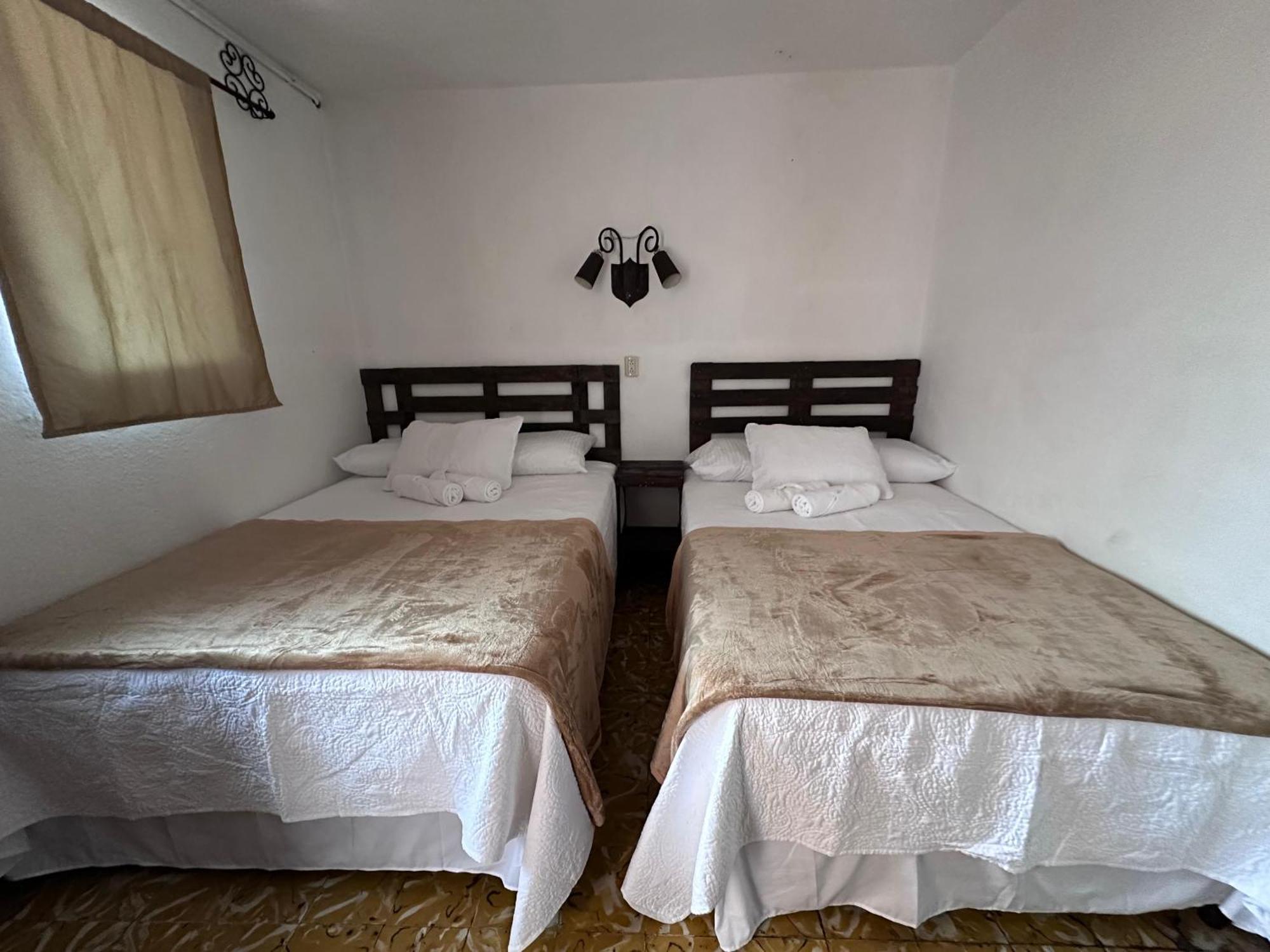Casa Blanca Guatemala Hotel 2*